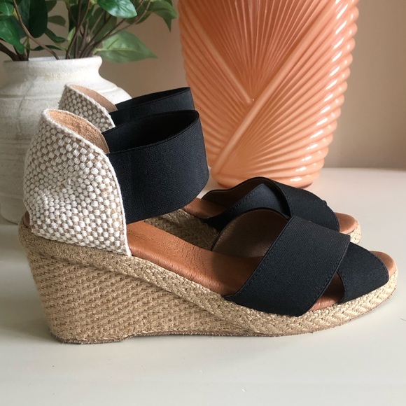 Andre Assous Espadrille Wedge Sandal Black Stretch Straps Leather Spain Size 7 - Picture 8 of 16
